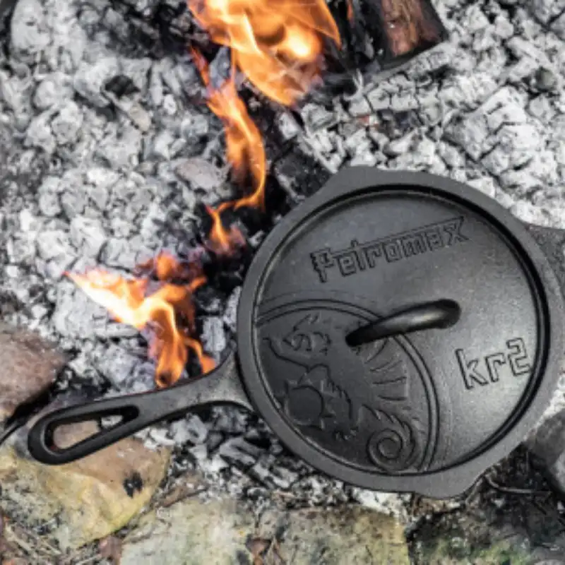 Litinový rendlík s rukojetí a pokličkou, 2l, Petromax